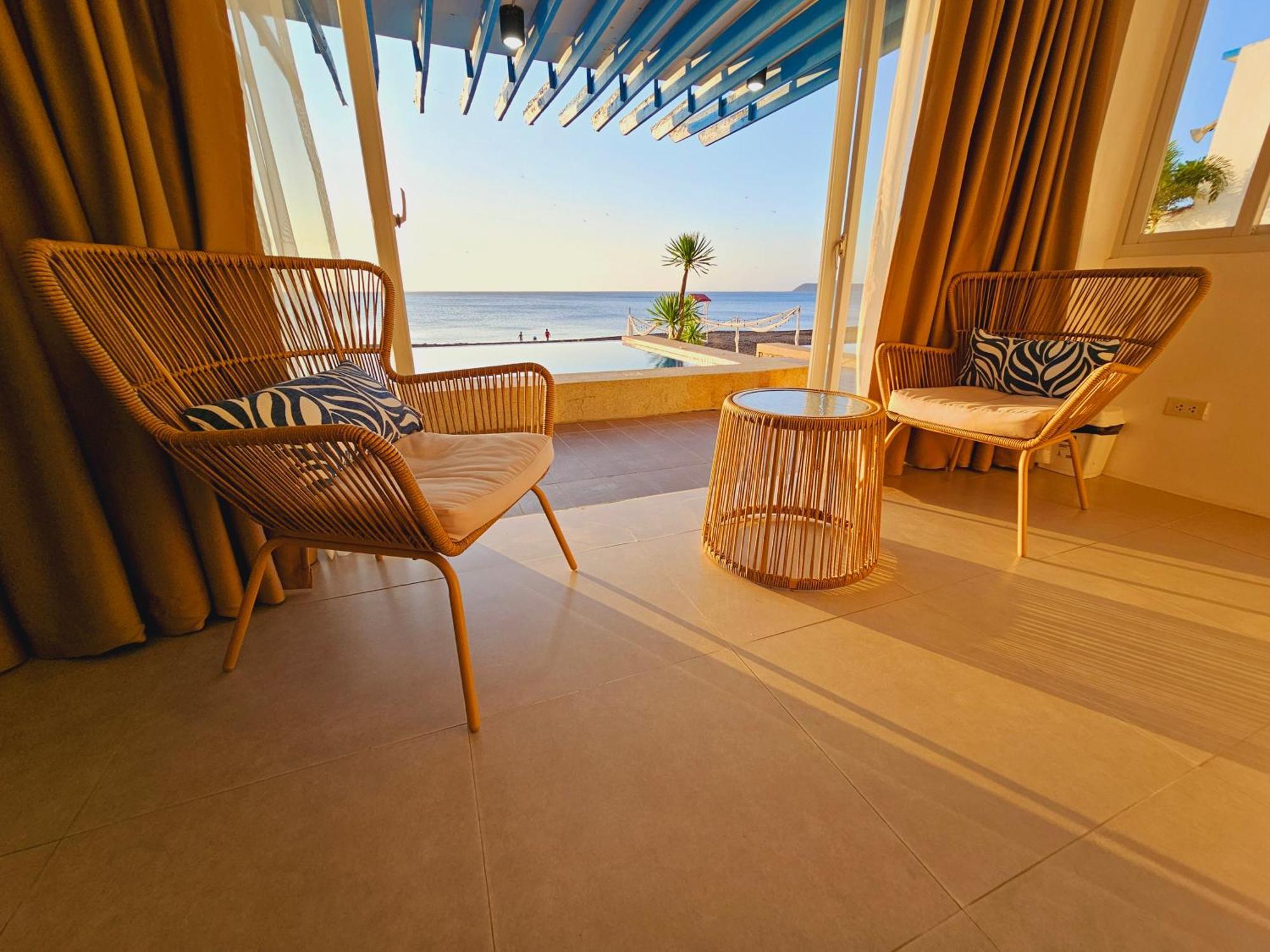 Blue Coast Beach Hotel Santa Ana  Esterno foto